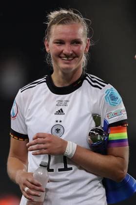 Milton Keynes, England, 27th July 2022. Alexandra Popp of Germany reacts following the final whistle of the UEFA Women s European Championship, EM, Europameisterschaft 2022 match at stadium:mk, Milton Keynes. Picture credit should read: Jonathan Moscrop Sportimage EDITORIAL USE ONLY. No use with unauthorised audio, video, data, fixture lists, club league logos or live services. Online in-match use limited to 120 images, no video emulation. No use in betting, games or single club league player publications. SPI-1770-0060