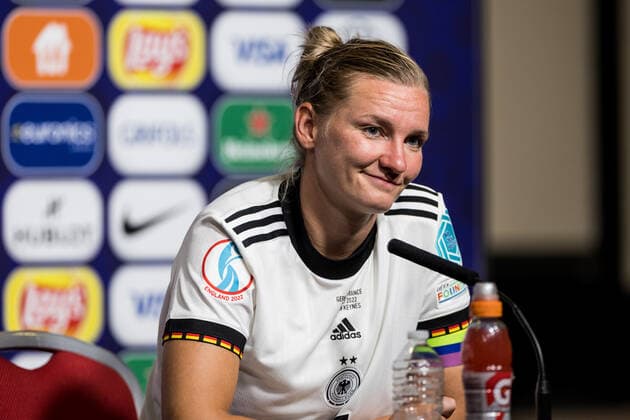 EM 2022, Frauen, Deutschland - Frankreich, Pressekonferenz nach Spielende UEFA WOMEN’S EURO ENGLAND 2022: Deutschland - Frankreich; 27.07.2022 Alexandra Popp (Deutschland, 11) UEFA WOMEN’S EURO ENGLAND 2022: Deutschland - Frankreich; Stadium MK, Milton Keynes, 27.07.2022 Copyright: xBEAUTIFULxSPORTS Wunderlx