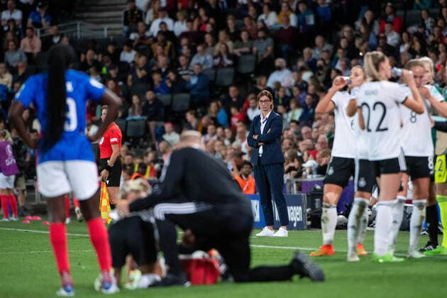 Corinne Diacre (France, Trainerin), GBR, Deutschland vs. Frankreich, Fussball UEFA Womens EURO 2022, 27.07.2022, Halbfinale GBR, Deutschland vs. Frankreich, Fussball UEFA Womens EURO 2022, 27.07.2022, Halbfinale Milton Keynes Copyright: xEibner Memmlerx EP_MMR