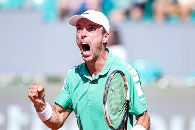 Bilder des Jahres 2022, Sport 07 Juli Sport Themen der Woche KW30 Sport Bilder des Tages TENNIS - ATP, Tennis Herren Generali Open 2022 KITZBUEHEL,AUSTRIA,28.JUL.22 - TENNIS - ATP World Tour, Generali Open. Image shows the rejoicing of Roberto Bautista Agut (ESP).  GEPAxpictures xPatrickxSteiner