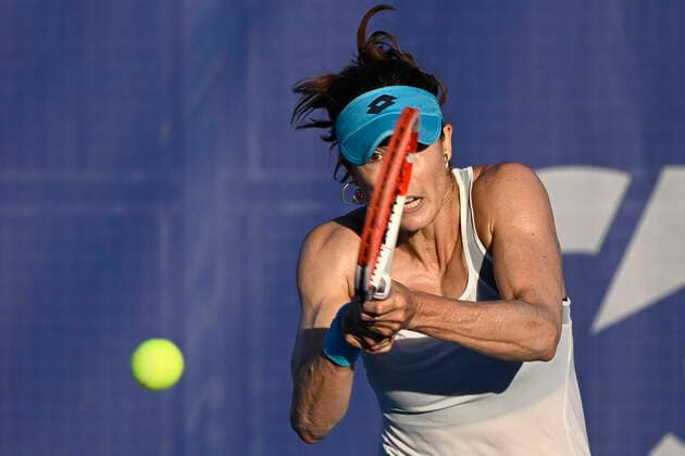 Alize Cornet of France plays against Czech Linda Noskova during the Livesport Prague Open WTA, Tennis Damen women’s tennis tournament, round of 16 match in Prague, Czech Republic, July 28, 2022. (CTKxPhoto OndrejxDeml) CTKPhotoP2022072807702 