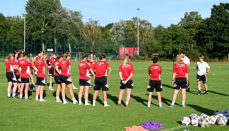 Fussball, Frauen, Saison 2022 2023, Regionalliga Nordost, 1. FC Union Berlin, Training, rechts Trainerin Ailien Poese (1. Frauen 1. FC Union), 28.07. 2022, Copyright: xMatthiasxKochx