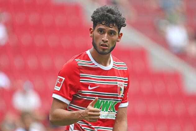 Ricardo Daniel PEPI (FC Augsburg), Gestik, Aktion,Einzelbild,angeschnittenes Einzelmotiv,Halbfigur,halbe Figur. Fussball Testspiel FC Augsburg - Stades Rennes am 23.07.2022 in Augsburg ,WWK -Arena. DFL regulations prohibit any use of photographs as image sequences and or quasi-video a
