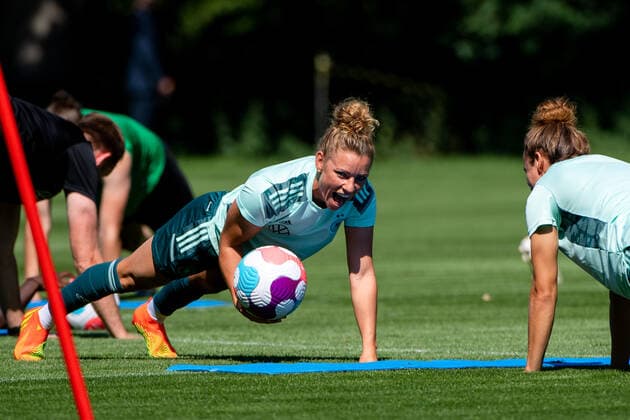 Linda Dallmann (Deutschland 16), GBR, Training Deutschland, Fussball UEFA Womens EURO 2022, 29.07.2022, Vorbereitung Finale GBR, Training Deutschland, Fussball UEFA Womens EURO 2022, 29.07.2022, Vorbereitung Finale Watford Copyright: xEibner Memmlerx EP_MMR