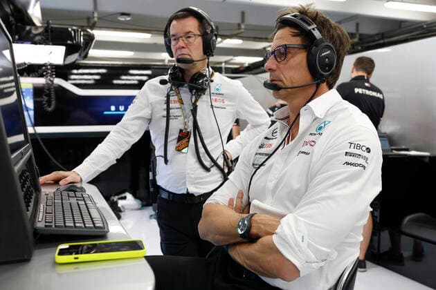 Mike Elliott (Mercedes-AMG Petronas F1 Team), Toto Wolff (AUT, Mercedes-AMG Petronas F1 Team), F1 Grand Prix of Hungary at Hungaroring on July 29, 2022 in Budapest, Hungary. (Photo by HOCH ZWEI) Budapest Hungary