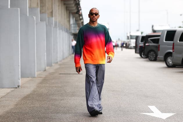Sport Themen der Woche KW30 Sport Bilder des Tages F1 Hungarian Grand Prix Practice 3 Lewis Hamilton of Mercedes arrives the circuit ahead of the third practice before the Formula 1 Hungarian Grand Prix at Hungaroring in Budapest, Hungary on July 30, 2022. Budapest Hungary  Copyright: xJakubxPorzyckix originalFilename:porzycki-f1hungar220730_nphoc.jpg
