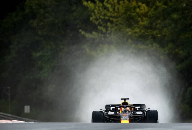 BUDAPEST - Max Verstappen (Oracle Red Bull Racing) in action during practice 3 ahead of the F1 Hungarian Grand Prix at the Hungaroring Circuit on July 30, 2022 in Budapest, Hungary. REMKO DE WAAL Second practice 2022 xVIxANPxSportx xxANPxIVx