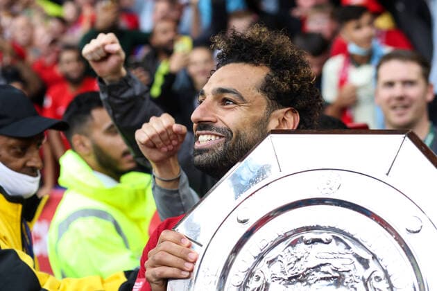Community Shield 2022 30 July 2022, Leicester - FA Community Shield - Manchester City v Liverpool - Mohamed Salah of Liverpool with the community Shield trophy - Photo: Mark Leech Offside. Leicester UK Copyright: xMarkxLeechx xOffsidexOffside