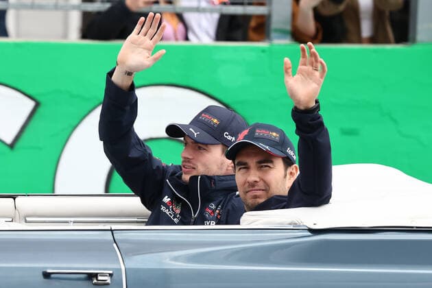 F1 Hungarian Grand Prix Max Verstappen and Sergio Perez during the drivers parade ahead of the Formula 1 Hungarian Grand Prix at Hungaroring in Budapest, Hungary on July 31, 2022. Budapest Hungary  Copyright: xJakubxPorzyckix originalFilename:porzycki-f1hungar220731_npAtg.jpg