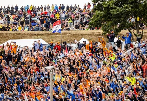 BUDAPEST - Fans after the Hungarian Grand Prix at the Hungaroring Circuit on July 31, 2022 in Budapest, Hungary. REMKO DE WAAL Match 2022 xVIxANPxSportx xxANPxIVx