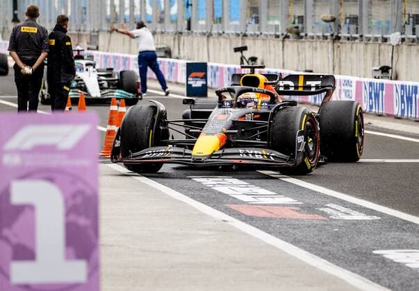 BUDAPEST - Max Verstappen (1) after the Hungarian Grand Prix at the Hungaroring Circuit on July 31, 2022 in Budapest, Hungary. REMKO DE WAAL Match 2022 xVIxANPxSportx xxANPxIVx