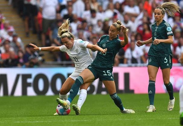 Mandatory Credit: Photo by Anna Gowthorpe Shutterstock (13055302ae) Lauren Hemp of England and Giulia Gwinn of Germany England v Germany, Womens UEFA European Championship, EM, Europameisterschaft Final, Football, Wembley Stadium, London, UK - 31 Jul 2022 England v Germany, Womens UEFA European Championship, Final, Football, Wembley Stadium, London, UK - 31 Jul 2022 Copyright: xAnnaxGowthorpe Shutterstockx 13055302ae