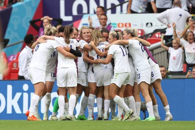 Womens EURO Final 31 July 2022, Wembley - UEFA Womens EURO Final - England v Germany - England players celebrate the opening goal - Photo: Charlotte Wilson Offside. London UK Copyright: xCharlottexWilsonxOffside