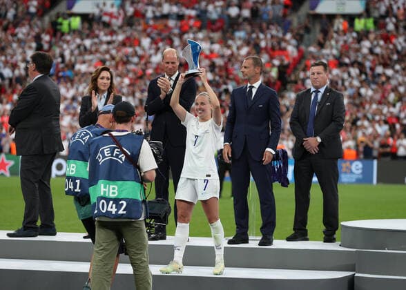 31st July 2022; Wembley Stadium, London, England: Womens European International final, England versus Germany: Beth Mead of England lifts the Player of the Tournament trophy  ActionPlus12413694 JohnxPatrickxFletcher