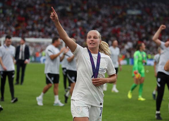 31st July 2022; Wembley Stadium, London, England: Womens European International final, England versus Germany: Beth Mead of England celebrate with a winners medal  ActionPlus12413715 JohnxPatrickxFletcher