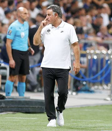 (220801) -- TEL AVIV, Aug. 1, 2022 -- Paris Saint-Germain head coach Christophe Galtier reacts during the French Champions Trophy (Trophee des Champions) football match between Paris Saint-Germain and FC Nantes at the Bloomfield Stadium in Tel Aviv, Israel, on July 31, 2022. (Alain Schieber via Xinhua) (SP)ISRAEL-TEL AVIV-TROPHEE DES CHAMPIONS JINI 