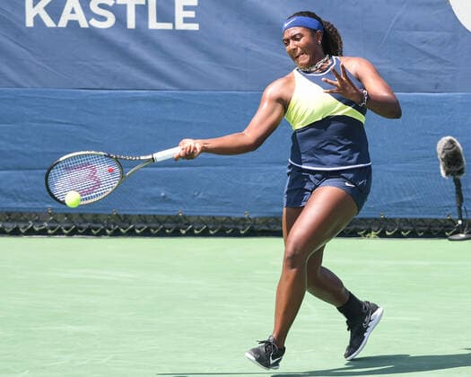 August 1, 2022, Washington, District of Columbia, USA: HAILEY BAPTISTE hits a forehand during her match against Jessica Pegula at the Rock Creek Tennis Center. Washington USA - ZUMA 20220801_mda_g196_188 Copyright: xKylexGustafsonx