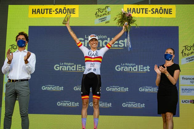 GARCIA CANELLAS Margarita Victo: Tour de France Femmes 2022 8. Stage GARCIA CANELLAS Margarita Victo ( ESP ) UAE TEAM ADQ ( UAD ) - UAE Most Active Rider - Award Ceremony Medal Ceremony Podium - Querformat - quer - horizontal - Landscape - Event Veranstaltung: Tour de France Femmes avec Zwift 8. Stage - Category Kategorie: Cycling - Road cycling, Rad, Radsport, Strasse - Cycling Tour - Elite Women - 2.WWT - Location Ort: Europe France - Start: Lure - Finish - La Super Plance Des Belles Filles - Discipline: Road Race ( RR ) - Cycling Tour - Distance: 123,3 km - Date Datum: 31.07.2022 Sunday -
