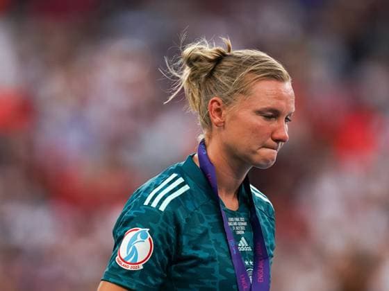 England v Germany - UEFA Womens Euro 2022 Final- Wembley Stadium Alexandra Popp (11 Germany) looks dejected and disappointed after their loss during the UEFA Womens Euro 2022 Final football match between England and Germany at Wembley Stadium, England. Daniela Porcelli SPP Copyright: xDanielaxPorcellix xSPPx daniela_porcelli_sports_press_photo_168792