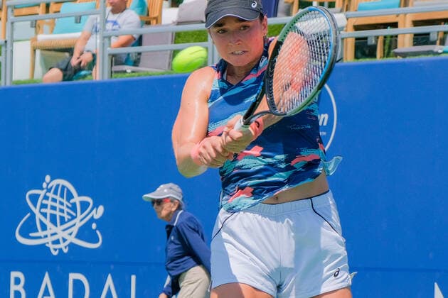 SAN JOSE, CA - AUGUST 02: Caroline Dolehide (USA) connects with the ball in the second set of the match with Kayla Day (USA) in the Mubadala Silicon Valley Classic on Tuesday, August 2, 2022 at the Tennis Complex at San Jose State University in San Jose, California. (Photo by Douglas Stringer Icon Sportswire) TENNIS: AUG 02 Silicon Valley Classic Icon220802007