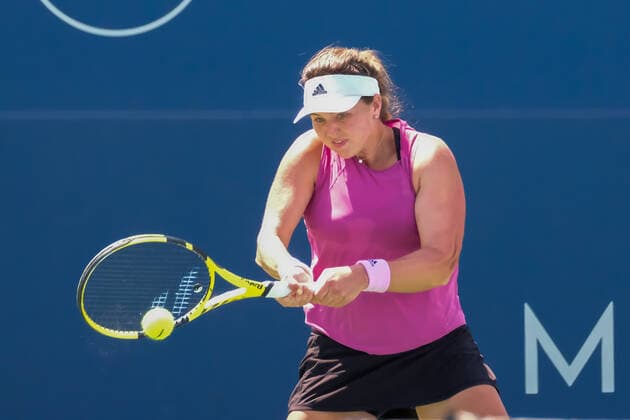 SAN JOSE, CA - AUGUST 02: Kayla Day (USA) puts some spin on a return volley in the Mubadala Silicon Valley Classic on Tuesday, August 2, 2022 at the Tennis Complex at San Jose State University in San Jose, California. (Photo by Douglas Stringer Icon Sportswire) TENNIS: AUG 02 Silicon Valley Classic Icon220802025