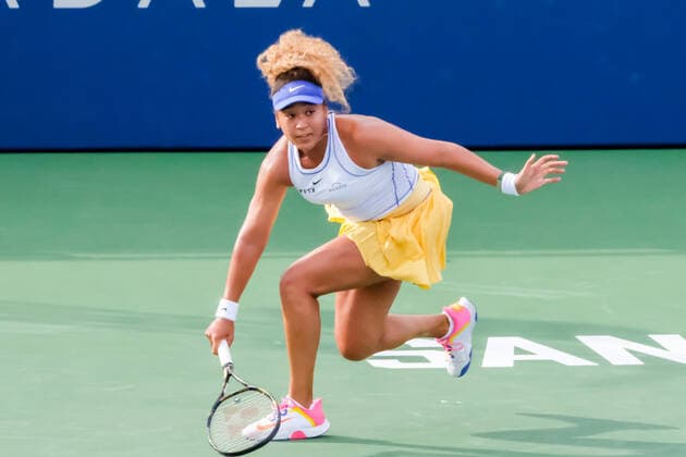 SAN JOSE, CA - AUGUST 02: Naomi Osaka (JPN) goes low for a volley return in the Mubadala Silicon Valley Classic on Tuesday, August 2, 2022 at the Tennis Complex at San Jose State University in San Jose, California. (Photo by Douglas Stringer Icon Sportswire) TENNIS: AUG 02 Silicon Valley Classic Icon220802120