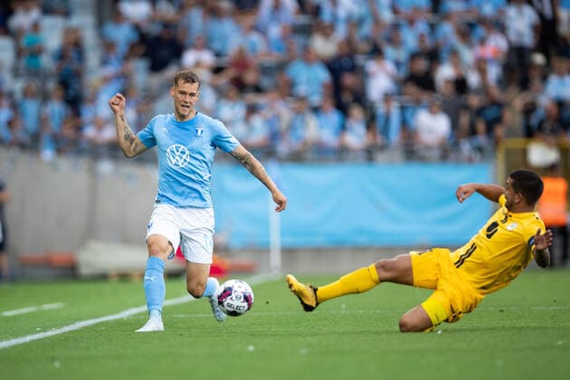 220804 Felix Beijmo of Malmö FF and Mehdi Kirch of Diddeleng during the UEFA Europa League qualification match between Malmö FF and Diddeleng on August 4, 2022 in Malmö. Photo: Mathilda Ahlberg BILDBYRAN COP 240 MA0288 fotboll football soccer fotball uefa europa league kval qualifying round qualification malmö ff diddeleng bbeng dudelange Copyright: MATHILDAxAHLBERG BB220804BB161
