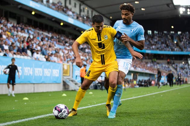 220804 Aldin Skenderovic of Diddeleng and Joseph Ceesay of Malmö FF during the UEFA Europa League qualification match between Malmö FF and Diddeleng on August 4, 2022 in Malmö. Photo: Mathilda Ahlberg BILDBYRAN COP 240 MA0288 fotboll football soccer fotball uefa europa league kval qualifying round qualification malmö ff diddeleng bbeng dudelange Copyright: MATHILDAxAHLBERG BB220804BB165