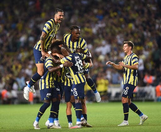 Fenerbahce SK players celebrates for Emre Mor s goal during the UEFA Europa League Third Qualifying Round first Leg match between Fenerbahce SK and FC Slovacko at Ulker Stadium in Istanbul Turkey on August 04 , 2022. ( Photo by Seskimphoto ) 