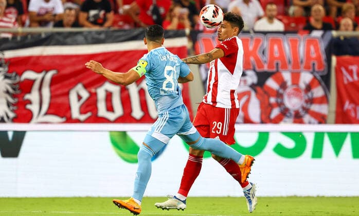 Olympiacos F.C. v Slovan Bratislava UEFA Europa League Tiquinho Soares of Olympiacos F.C. and Vernon De Marco of Slovan Bratislava in action during the UEFA Europa League Third Qualifying Round First Leg match at Karaiskakis Stadium, Piraeus Content Not Available For UK Newspapers Copyright: xYannisxHalasx FIL-17174-0012 UK Newspapers OUT