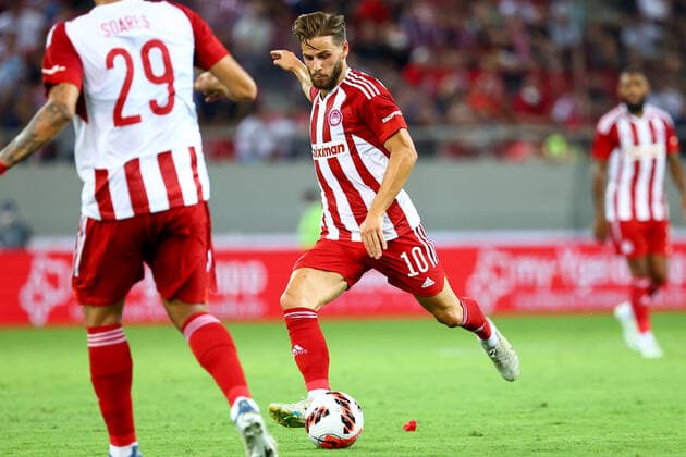 Fußball, EL-Quali, Olympiakos Piräus - SK Slovan Bratislava Olympiacos F.C. v Slovan Bratislava UEFA Europa League Philip Zinckernagel of Olympiacos F.C. takes a shot in goal during the UEFA Europa League Third Qualifying Round First Leg match at Karaiskakis Stadium, Piraeus Content Not Available For UK Newspapers Copyright: xYannisxHalasx FIL-17174-0027 UK Newspapers OUT