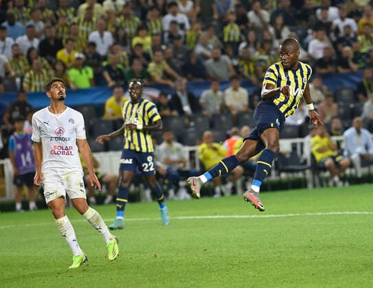 Enner Valencia (R) of Fenerbahce SK and Merchas Doski (14) of FC Slovacko during the UEFA Europa League Third Qualifying Round first Leg match between Fenerbahce SK and FC Slovacko at Ulker Stadium in Istanbul Turkey on August 04 , 2022. ( Photo by Seskimphoto ) 