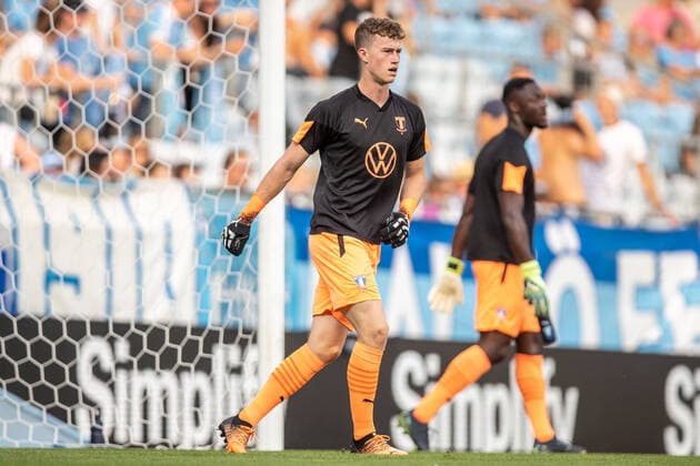 220804 Goalkeeper Viktor Andersson of Malmö FF ahead of the UEFA Europa League qualification match between Malmö FF and Diddeleng on August 4, 2022 in Malmö. Photo: Mathilda Ahlberg BILDBYRAN COP 240 MA0288 fotboll football soccer fotball uefa europa league kval qualifying round qualification malmö ff diddeleng bbeng dudelange Copyright: MATHILDAxAHLBERG BB220804BB684