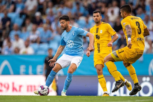220804 Erdal Rakip of Malmö FF during the UEFA Europa League qualification match between Malmö FF and Diddeleng on August 4, 2022 in Malmö. Photo: Mathilda Ahlberg BILDBYRAN COP 240 MA0288 fotboll football soccer fotball uefa europa league kval qualifying round qualification malmö ff diddeleng bbeng dudelange Copyright: MATHILDAxAHLBERG BB220804BB688