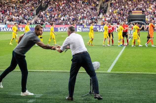 August 4, 2022, Maribor, Slovenia: Toni Koskela (L), head coach of HJK Helsinki, and Radovan Karanovic (R), head coach of NK Maribor shake hands before the UEFA Europa League third qualifying round, first leg match at the Stadion Ljudski vrt in Maribor..Final score: NK Maribor 0:2 HJK Helsinki Maribor Slovenia - ZUMAs197 20220804_zaa_s197_099 Copyright: xMilosxVujinovicx