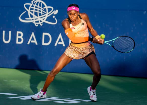 August 04, 2022 San Jose, CA USA : Coco Gauff returns the ball from Naomi Osaka during the Mubadala Silicon Valley Classic Second Round Evening Session between Naomi Osaka (JPN) vs Coco Gauff (USA). Coco won the match at San Jose State University San Jose Calif. CSM San Jose USA - ZUMAc04_ 20220805_zaf_c04_013 Copyright: xThurmanxJamesx