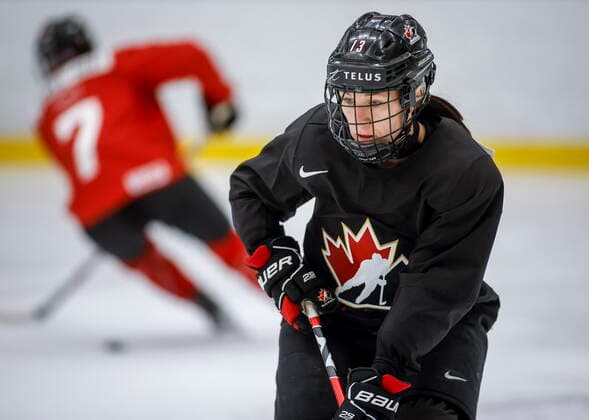 Eishockey, Training Nationalteam Kanada August 4, 2022, Calgary, AB, CANADA: Jocelyne Larocque skates at Hockey Canada s National WomenöÄÃ s Program selection camp in Calgary, Alta., Thursday, Aug. 4, 2022. Canada News - August 4, 2022  - ZUMAc35_ 20220804_zaf_c35_081 Copyright: xJeffxMcintoshx