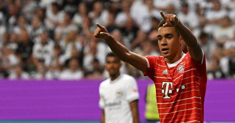 Sport Bilder des Tages 05.08.2022, xjhx, Fussball 1.Bundesliga, Eintracht Frankfurt - FC Bayern München emspor, v.l. Torjubel nach dem Tor zum celebrating the goal celebrate 0:4 durch Jamal Musiala (FC Bayern Muenchen) (DFL DFB REGULATIONS PROHIBIT ANY USE OF PHOTOGRAPHS as IMAGE SEQUENCES and or QUASI-VIDEO) Frankfurt am Main