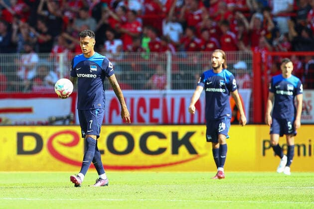06.08.2022, xtgx, Fussball 1. Bundesliga, Fussball 1. Bundesliga, 1. FC Union Berlin - Hertha BSC Berlin emspor, v.l. Davie Selke (Hertha, 7) enttaeuscht, schaut enttaeuscht, niedergeschlagen, disappointed (DFL DFB REGULATIONS PROHIBIT ANY USE OF PHOTOGRAPHS as IMAGE SEQUENCES and or QUASI-VIDEO) Berlin *** 06 08 2022, xtgx, football 1 Bundesliga, football 1 Bundesliga, 1 FC Union Berlin Hertha BSC Berlin emspor, v l Davie Selke Hertha, 7 disappointed, looks disappointed, dejected, disappointed DFL DFB REGULATES PROHIBIT ANY USE OF PHOTOGRAPHS as IMAGE SEQUENCES and or QUASI VIDEO Berlin