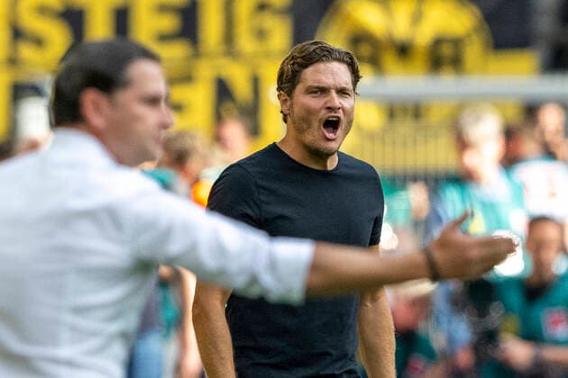 Fußball: 1. Bundesliga, 1. Spieltag, Borussia Dortmund - Bayer 04 Leverkusen am 06.08.2022 im Signal-Iduna-Park in Dortmund (Nordrhein-Westfalen). Dortmunds Trainer Edin Terzic gibt Anweisungen. DFL REGULATIONS PROHIBIT ANY USE OF PHOTOGRAPHS AS IMAGE SEQUENCES AND OR QUASI-VIDEO. *** Soccer 1 Bundesliga, 1 matchday, Borussia Dortmund Bayer 04 Leverkusen on 06 08 2022 at Signal Iduna Park in Dortmund North Rhine Westphalia Dortmund coach Edin Terzic gives instructions DFL REGULATES PROHIBIT ANY USE OF PHOTOGRAPHS AS IMAGE SEQUENCES AND OR QUASI VIDEO Copyright: xDavidxInderliedx