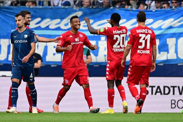 Torjubel zum 0:1 durch Karim Onisiwo 9 (1. FSV Mainz 05), VfL Bochum vs. 1. FSV Mainz 05, Fussball, 1. Bundesliga, 1. Spieltag, 06.08.2022 DFB regulations prohibit any use of photographs as image sequences and or quasi-video *** Goal celebration for 0 1 by Karim Onisiwo 9 1 FSV Mainz 05 , VfL Bochum vs 1 FSV Mainz 05, Football, 1 Bundesliga, 1 Matchday, 06 08 2022 DFB regulations prohibit any use of photographs as image sequences and or quasi video Copyright: xkolbert-press MarcxNiemeyerx