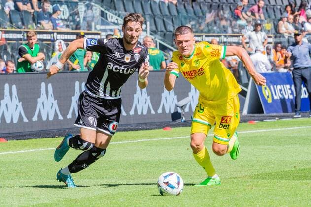 Marin Jakolis (ANGERS SCO) Quentin Merlin (FC NANTES) FOOTBALL : Angers SCO vs FC Nantes - Ligue 1 - JournÃ e 1- 07 08 2022 BaptisteAutissier Panoramic 