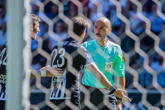 Hakim BEN El Hadj (Arbitre central) FOOTBALL : Angers SCO vs FC Nantes - Ligue 1 - JournÃ e 1- 07 08 2022 BaptisteAutissier Panoramic 