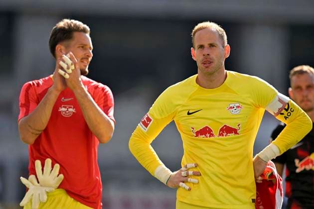 07.08.2022, Fussball 1. Bundesliga 2022 2023, 01.Spieltag, VfB Stuttgart - RB Leipzig, in der Mercedes-Benz-Arena Stuttgart. v.l. Torwart Janis Blaswich (RB Leipzig) und Torwart Peter Gulacsi (RB Leipzig) sind nach dem Spiel enttäuscht ***DFL and DFB regulations prohibit any use of photographs as image sequences and or quasi-video.***