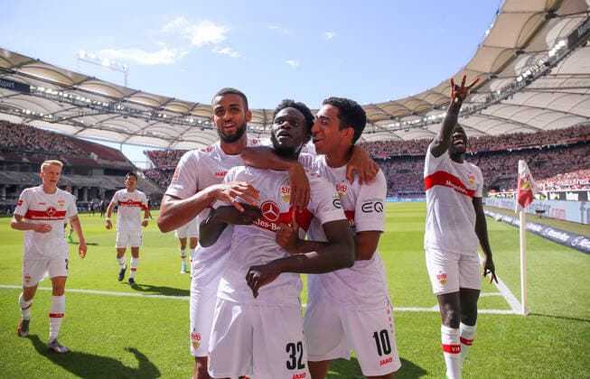 Stuttgart , Fußball Bundesliga VfB Stuttgart vs. RB Leipzig , Jubel über das Tor zum 1:1, vorn v.l. Josha Vagnoman, Torschütze Naouirou Ahamada, Tiago Tomas, Silas Katompa Mvumpa (VfB) *** Stuttgart , Soccer Bundesliga VfB Stuttgart vs RB Leipzig , jubilation about the goal to 1 1, in front from l Josha Vagnoman, goal scorer Naouirou Ahamada, Tiago Tomas, Silas Katompa Mvumpa VfB