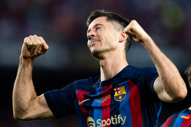 07.08.2022, xslx, Fussball Torneig Gamper, FC Barcelona, Barca - Pumas UNAM emspor, v.l. Robert Lewandowski (FC Barcelona) Jubelt nach den Tor zum 1-0 (DFL DFB REGULATIONS PROHIBIT ANY USE OF PHOTOGRAPHS as IMAGE SEQUENCES and or QUASI-VIDEO) Barcelona