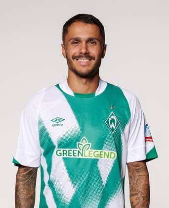 offizieller Portraittermin SV Werder Bremen 2022 2023 Leonardo Bittencourt (Werder Bremen 10); 20.06.2022, wohninvest Weserstadion, Bremen, offizieller Portraittermin SV Werder Bremen 2022 2023 im Bild picture shows