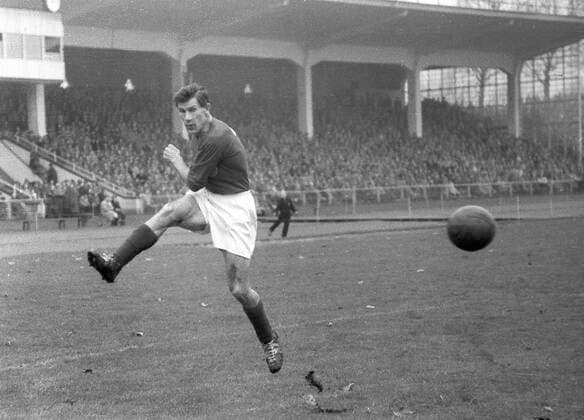 Oberliga West Saison 1956 57. Fortuna Düsseldorf - Preußen Münster 11.11.1956 Heinz Janssen (Fortuna) in Aktion DFL REGULATIONS PROHIBIT ANY USE OF PHOTOGRAPHS AS IMAGE SEQUENCES AND OR QUASI-VIDEO *** Oberliga West season 1956 57 Fortuna Düsseldorf Preußen Münster 11 11 1956 Heinz Janssen Fortuna in action DFL REGULATIONS PROHIBIT ANY USE OF PHOTOGRAPHS AS IMAGE SEQUENCES AND OR QUASI VIDEO HM