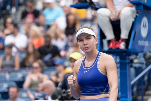 Sport Bilder des Tages August 8, 2022, Toronto, Ontario, Canada: SIMONA HALEP celebrates after winning a point against Donna Vekic at the National Bank Open in Toronto. Toronto Canada - ZUMAm215 20220808_zip_m215_006 Copyright: xArlynxMcAdoreyx