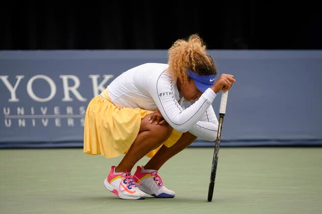Sport Themen der Woche KW32 August 9, 2022, Toronto, ON, Canada: Naomi Osaka rests during a match against Kaia Kanepi of Estonia, during the National Bank Open tennis tournament in Toronto, on Tuesday, Aug. 9, 2022. Canada News - August 9, 2022  - ZUMAc35_ 20220809_zaf_c35_120 Copyright: xChristopherxKatsarovx